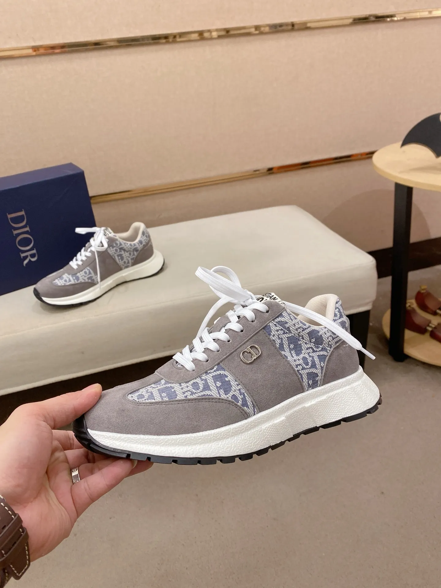 Men's shoes💰 462💰🇮🇹🇮🇹Dior d The new model is on sale at the same time at the counter. The upper 🇮🇹 is imported Italian first-layer cowhide, and the lining is fully imported sheepskin 💪💪. It is a complete 1⃣️ to 1⃣️ replica 🇮🇹💪💪, ⚠ Sole: The original sole is specially provided by the original factory. The exclusive movable molded sole is super comfortable. ⚠Original factory single goods, 🔍🔍high quality, you can enter and leave the counter at will, welcome to compare⚠. Code number: 38-44. Can be customized 45-46